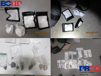 Quatre photos de une grande quantité de drogues présumées être du fentanyl, de la cocaïne, de la méthamphétamine et du crack.